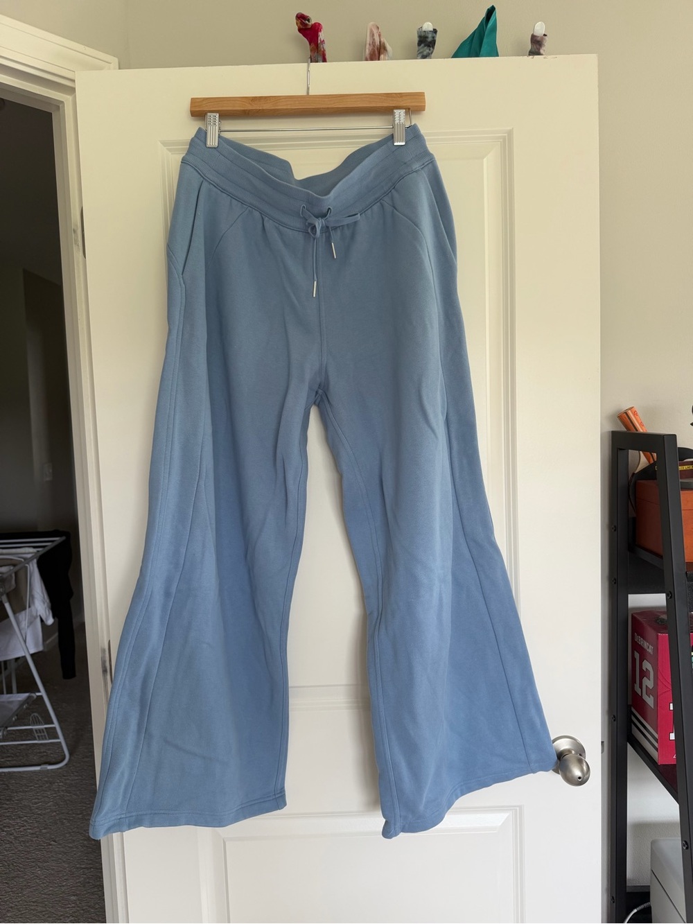 Lululemon Scuba Mid-Rise Wide-Leg Pant *Regular
Blue Willow - Picture 8 of 11
